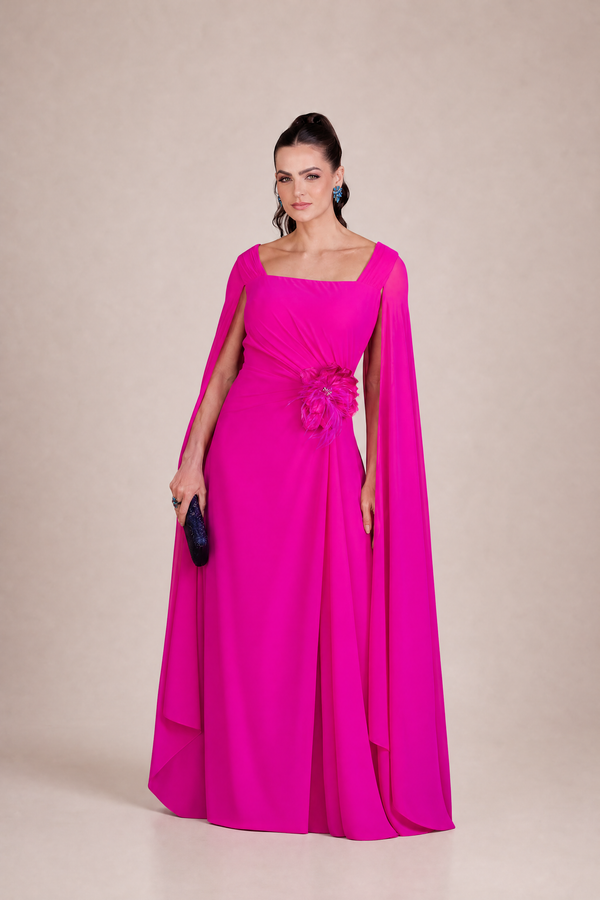 Vestido Fúcsia em Crepe com Toque de Seda, Capa e Flor Removível