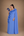 Vestido Azul Hortênsia de Um Ombro com Capa e Flores Artesanais