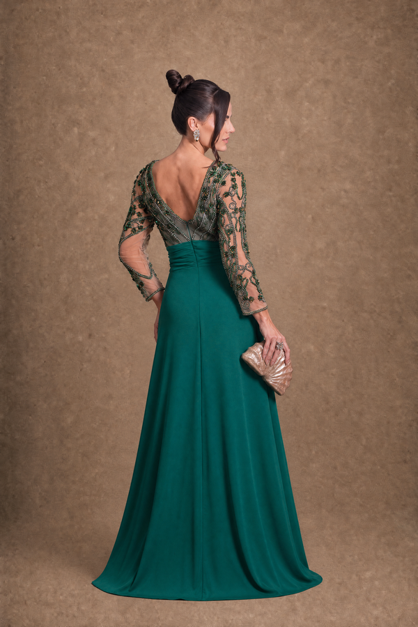 Vestido Verde Esmeralda com Manga 3/4 e Corpete em Tule Bordado
