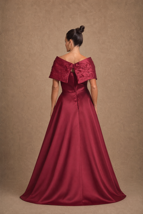 Vestido Marsala em Zibeline com Capa Removível Bordada
