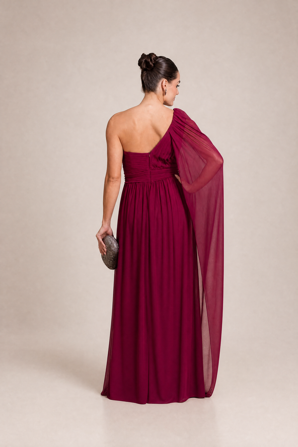 Vestido Marsala em Tule Hidratado de Um Ombro com Cintura Bordada