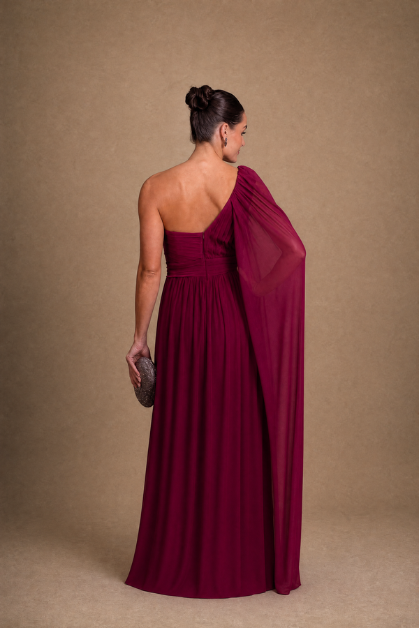 Vestido Marsala em Tule Hidratado de Um Ombro com Cintura Bordada