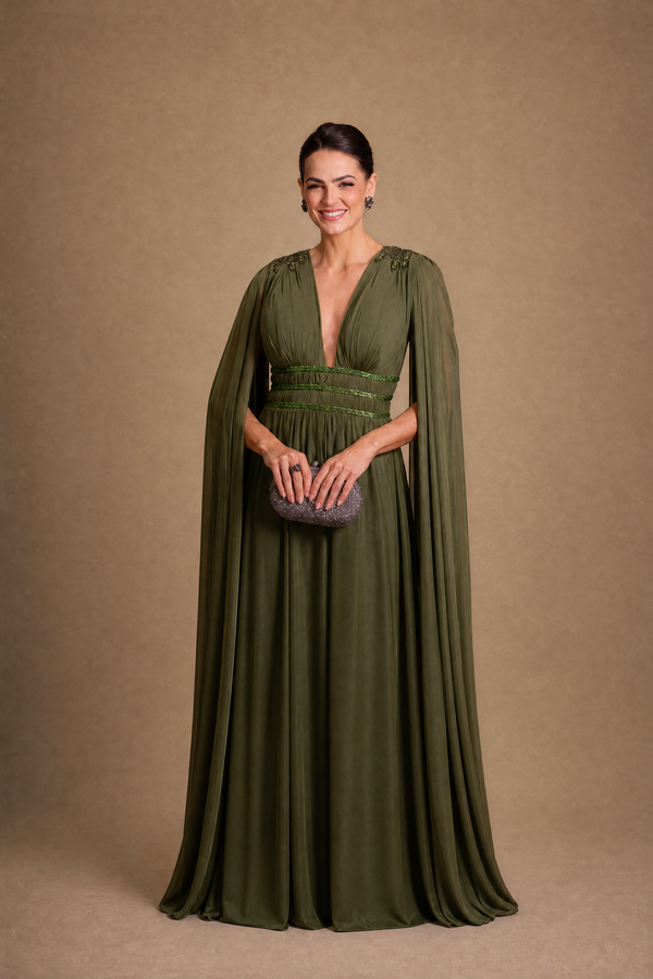 Vestido Verde Oliva em Tule Hidratado com Manga Capa e Pedrarias