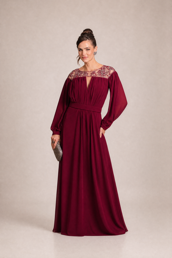 Vestido Marsala em Crepe com Toque de Seda, Mangas Longas e Decote Bordado