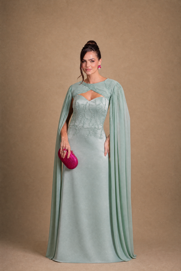 Vestido Verde Menta em Crepe com Toque de Seda, Corte Sereia e Capa Bordada
