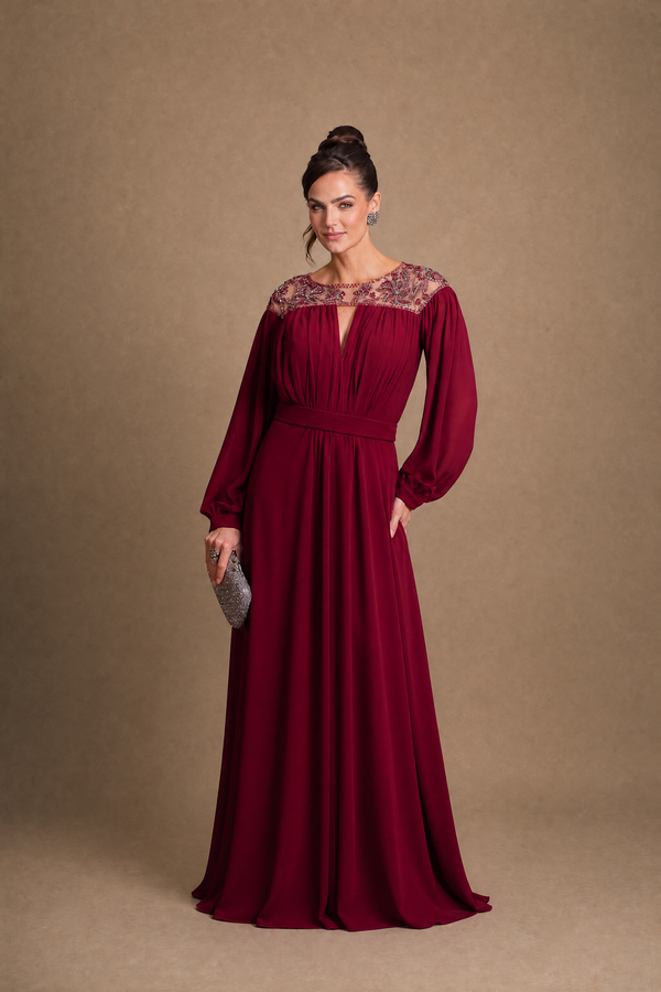 Vestido Marsala em Crepe com Toque de Seda, Mangas Longas e Decote Bordado