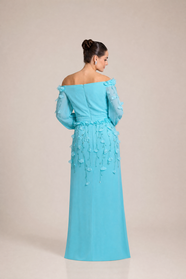 Vestido Azul Tiffany Ombro a Ombro com Flores, Pedrarias e Mangas Longas