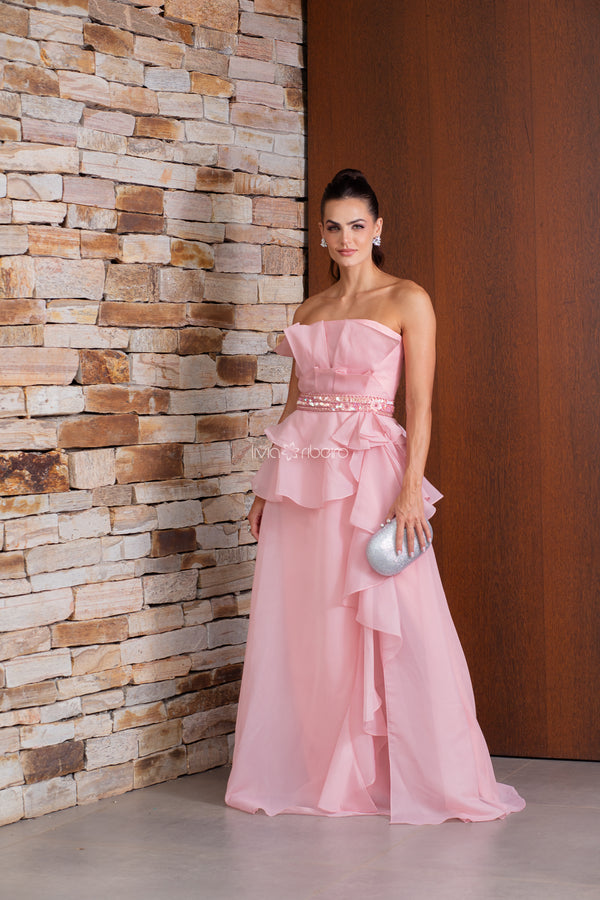 Vestido tomara que caia em organza com cinto bordado