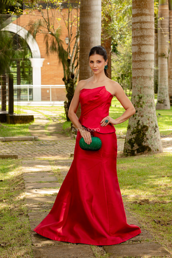 Vestido em zibeline sereia com recorte assimétrico no busto