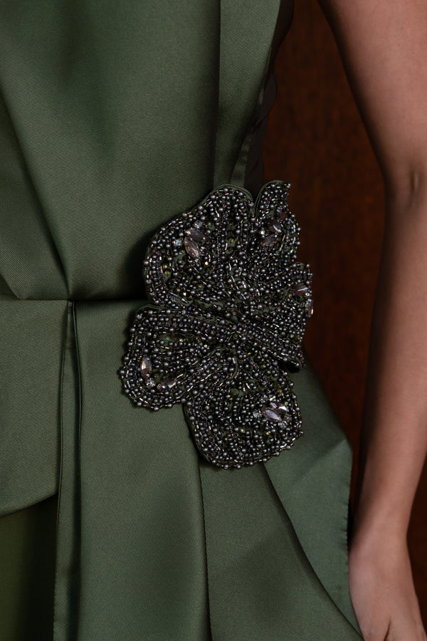 Vestido corpete peplum em zibeline e saia fluida