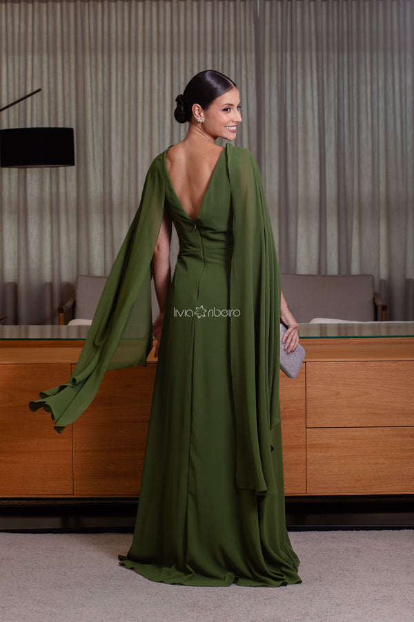 Vestido longo em crepe de seda, decote canoa com capa e bordado na cintura | Lívia Ribeiro