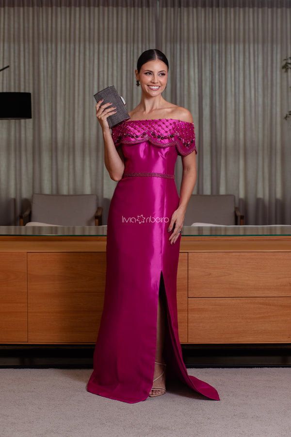 Vestido longo ombro a ombro em zibeline com bordado no decote | Lívia Ribeiro