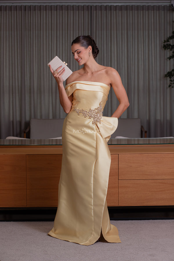 Vestido zibeline um ombro com babado e bordado