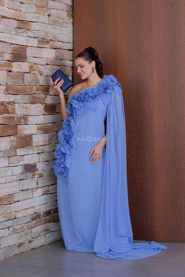 Vestido Lívia Ribeiro um ombro com capa e flores