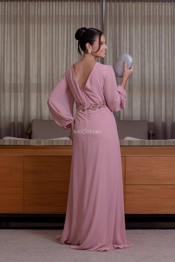 Vestido rosé em Crepe com Toque de Seda, Mangas Longas e bordado na cintura