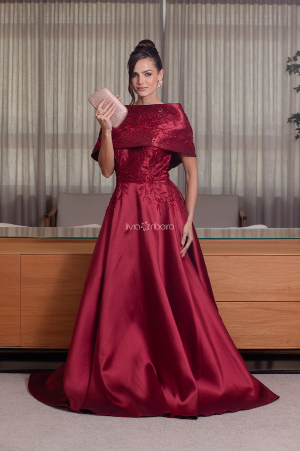 Vestido Lívia Ribeiro em zibeline bordado com capa removível