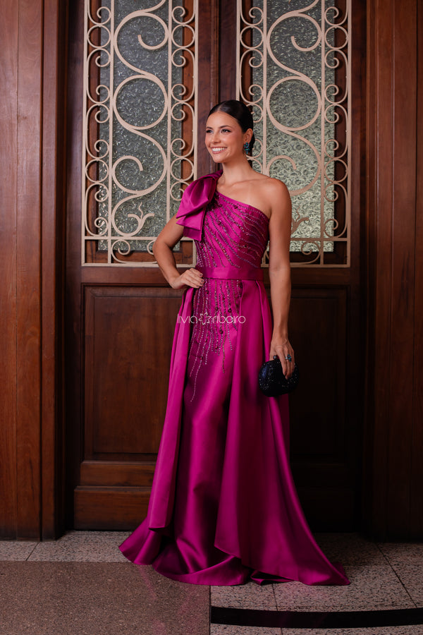 Vestido sereia com sobreposição de saia e bordado em zibeline | Lívia Ribeiro