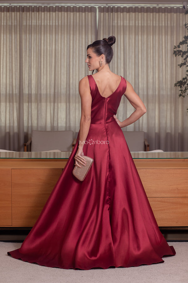 Vestido Lívia Ribeiro em zibeline bordado com capa removível