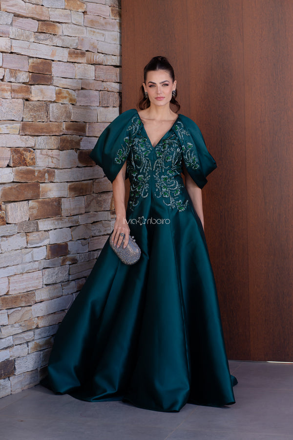 Vestido em zibeline com manga bufante bordado
