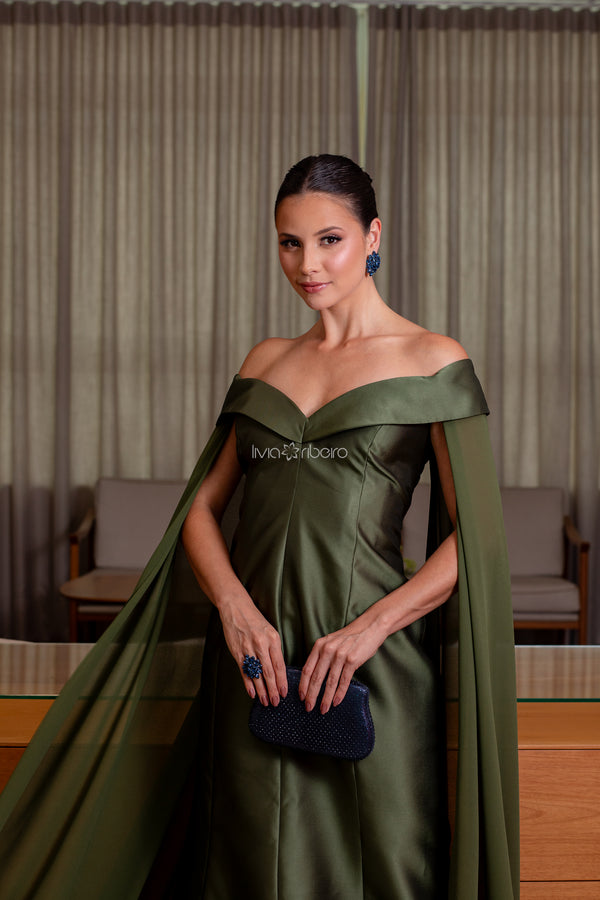 Vestido Lívia Ribeiro em alfaiataria ombro a ombro sereia