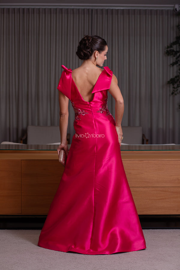 Vestido em zibeline sereia bordado vazado na cintura