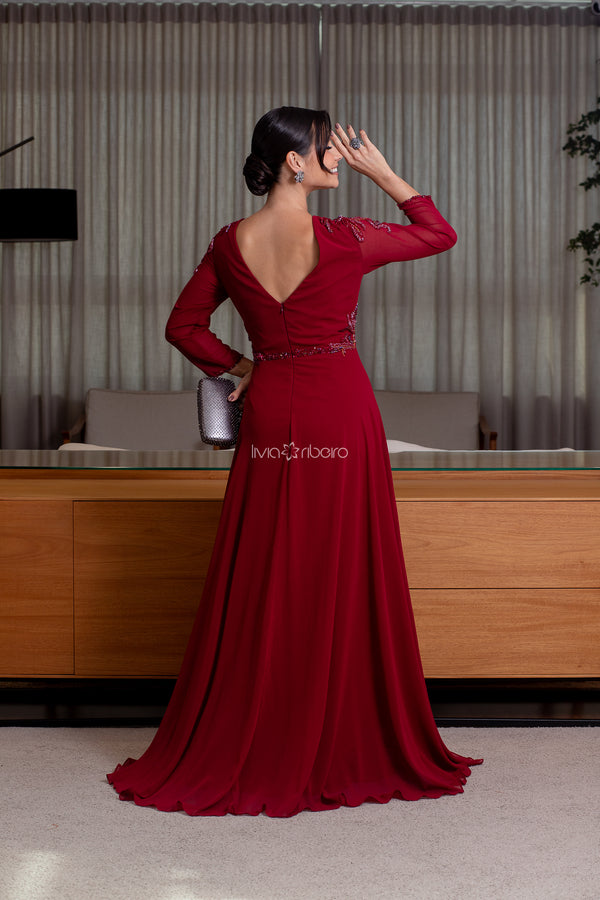 Vestido manga 7/8 com bordado no punho, cintura e ombro