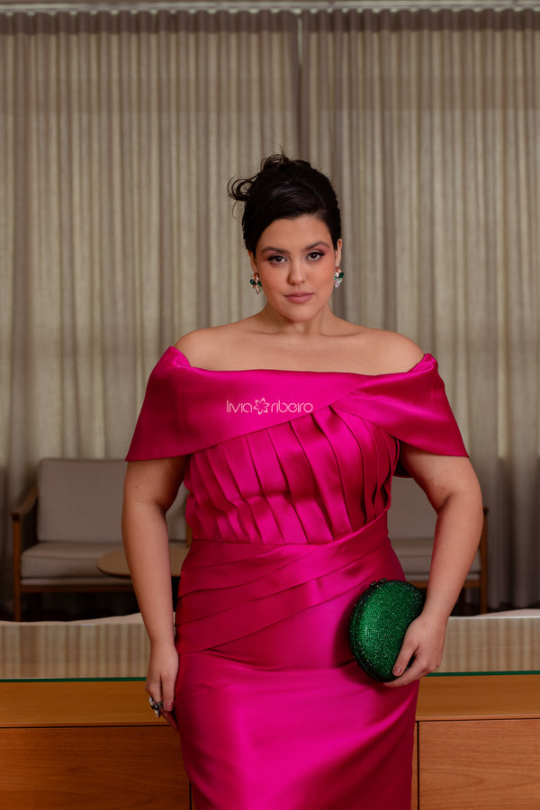 Vestido Lívia Ribeiro ombro a ombro em alfaiataria sereia drapeado busto