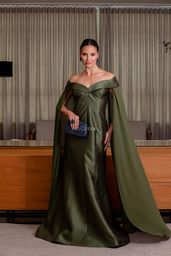 Vestido Lívia Ribeiro em alfaiataria ombro a ombro sereia