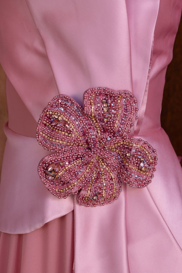 Vestido corpete peplum em zibeline e saia fluida