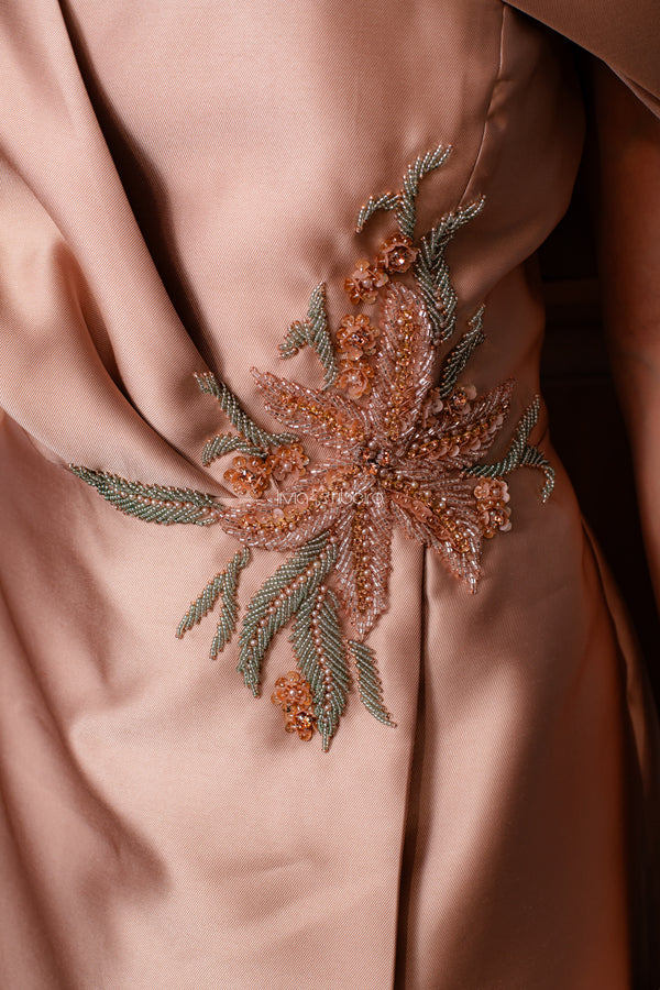 Vestido longo em zibeline com bordado na cintura | Lívia Ribeiro