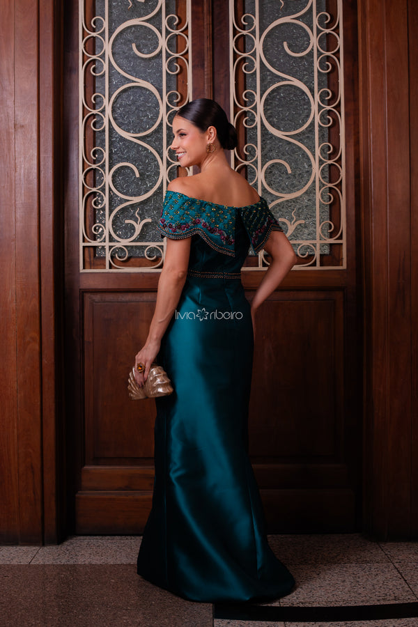 Vestido longo ombro a ombro em zibeline com bordado no decote | Lívia Ribeiro