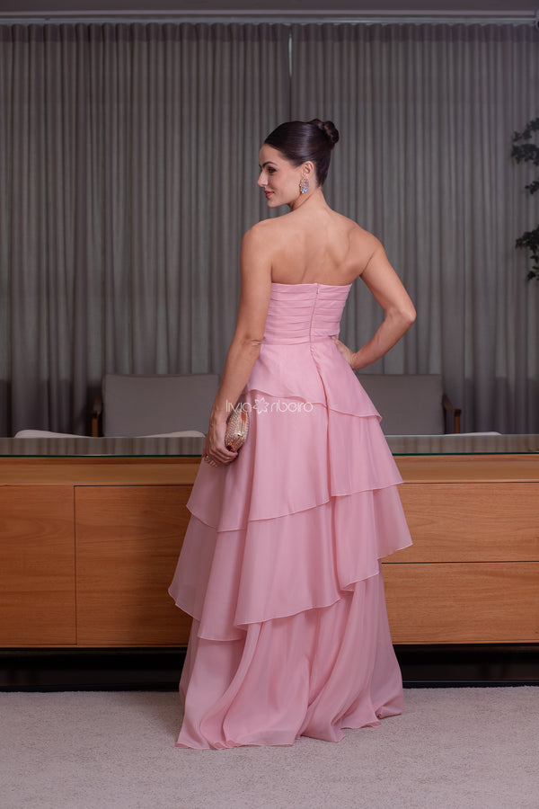 Vestido tomara que caia em organza babados com aplicação em flor na cintura