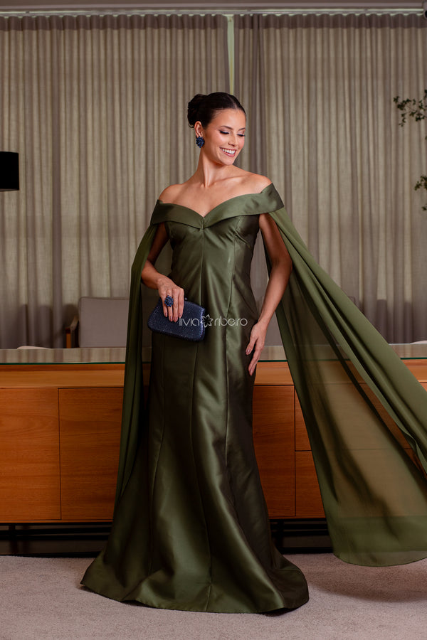 Vestido Lívia Ribeiro em alfaiataria ombro a ombro sereia