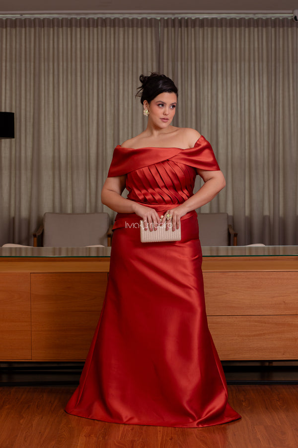 Vestido Lívia Ribeiro ombro a ombro em alfaiataria sereia drapeado busto