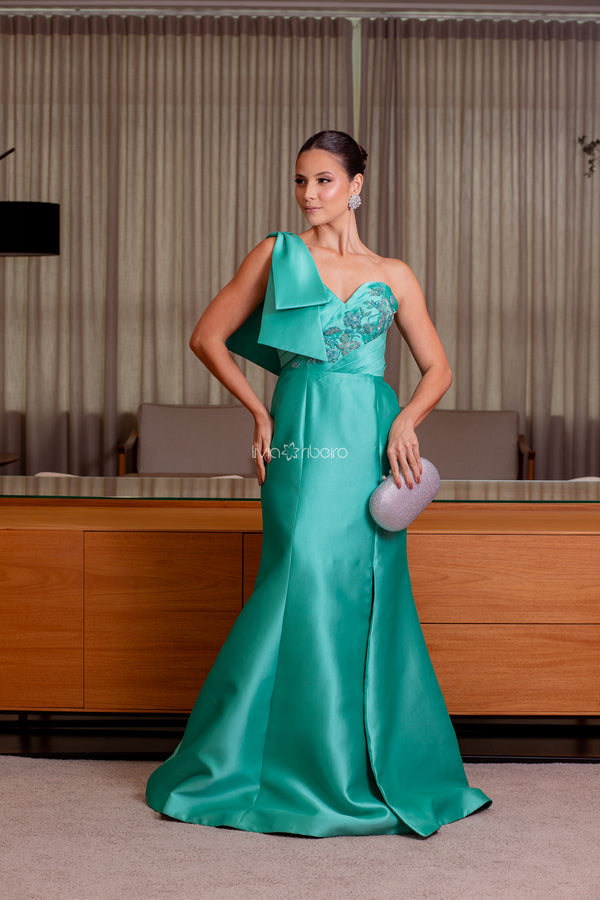 Vestido em alfaiataria decote coração, com um ombro e laço