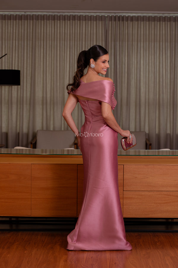 Vestido Lívia Ribeiro em alfaiataria corte reto com bolero bordado removível