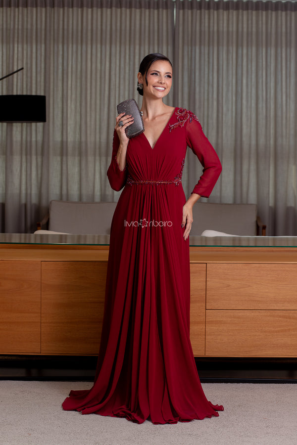 Vestido manga 7/8 com bordado no punho, cintura e ombro