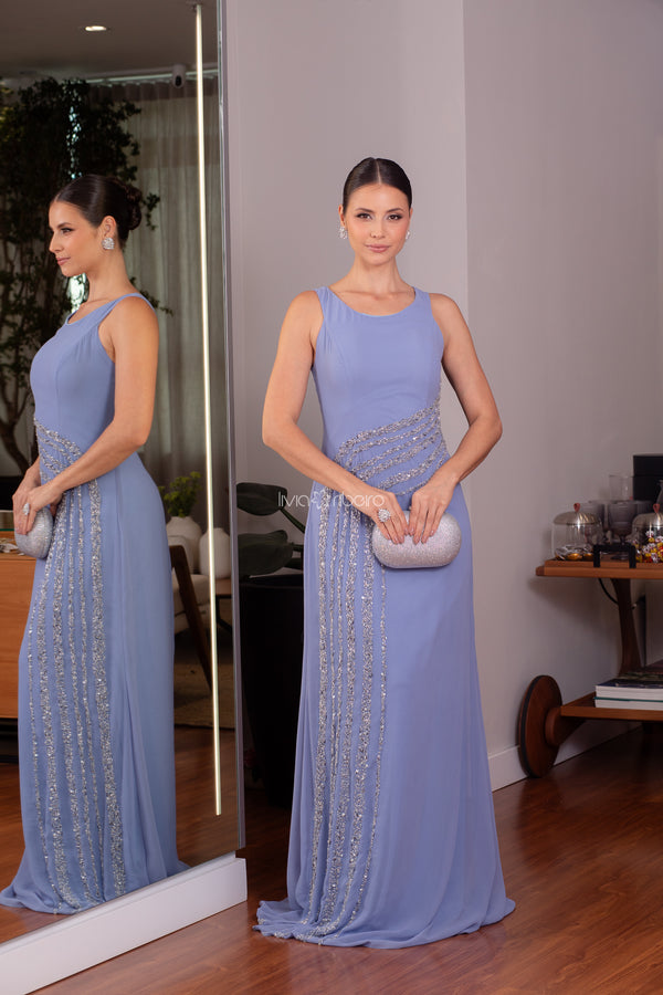 Vestido Lívia Ribeiro em crepe de seda capa longa bordado até a barra