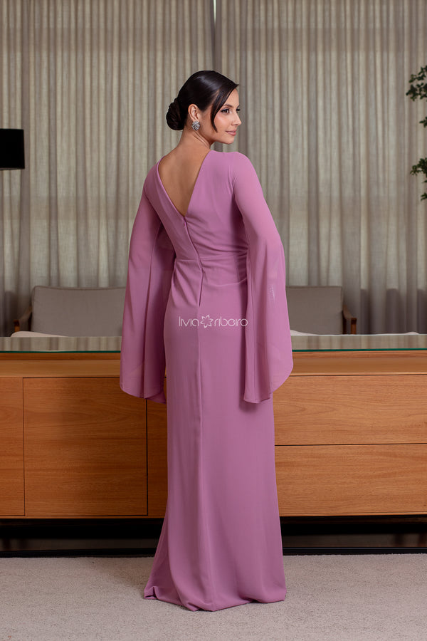 Vestido manga flare com bordado cintura e jabour na saia