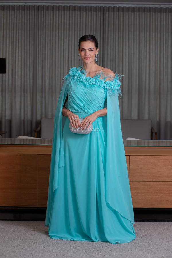 Vestido detalhe ombro a ombro, com flores e plumas | Lívia Ribeiro