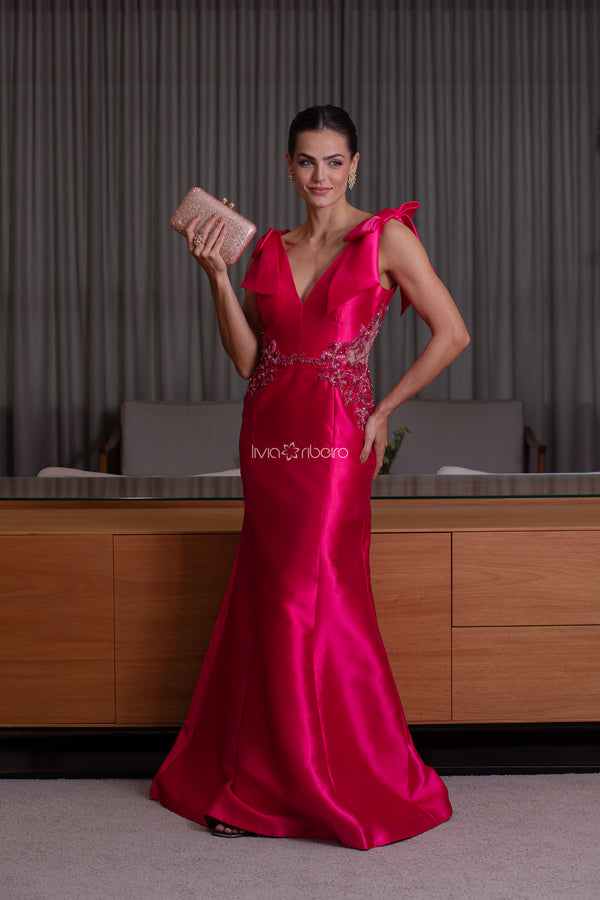 Vestido em zibeline sereia bordado vazado na cintura