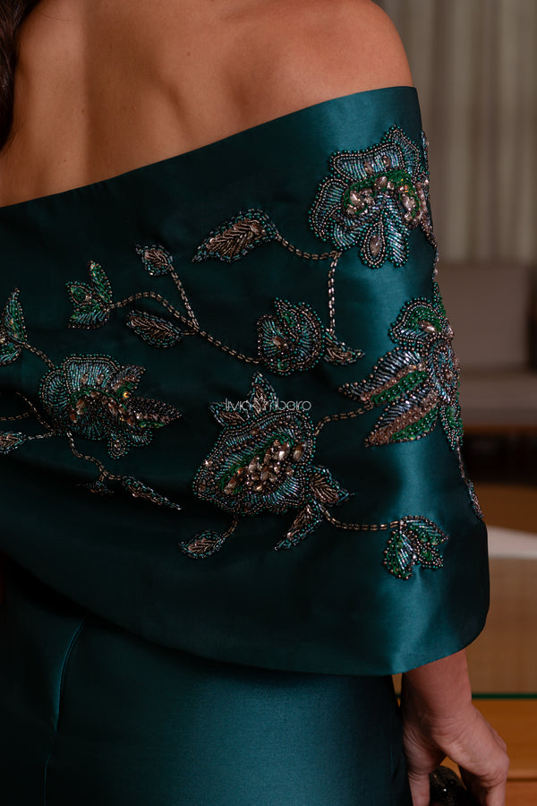 Vestido Lívia Ribeiro em alfaiataria com capa removível