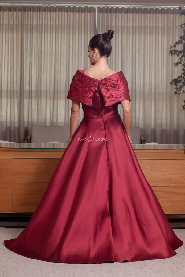 Vestido Lívia Ribeiro em zibeline bordado com capa removível