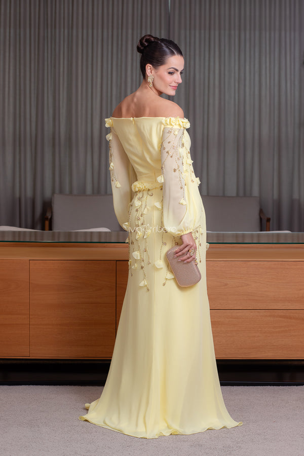 Vestido longo ombro a ombro  amarelo com bordado em pétalas e pedraria