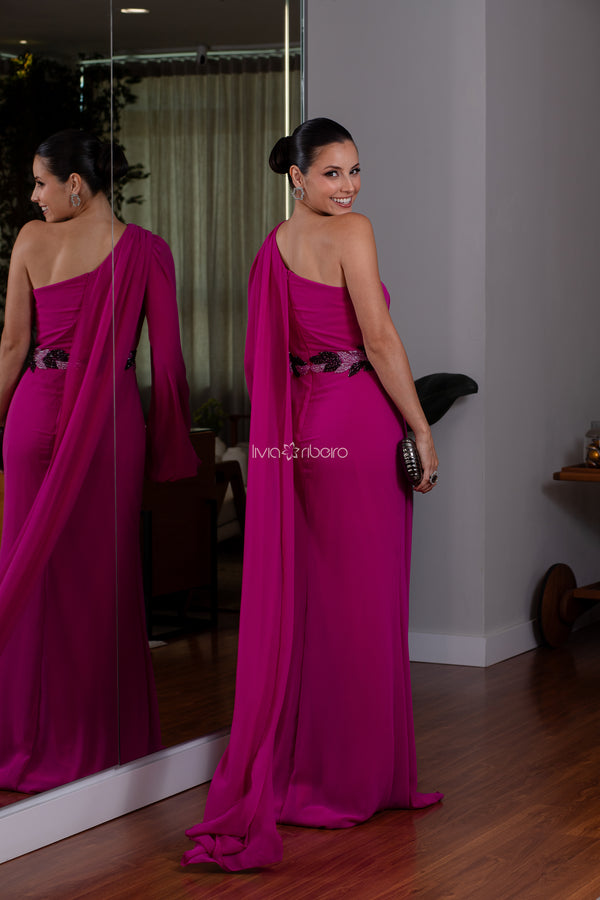 Vestido Longo de Um Ombro em Crepe com Bordado na Cintura e Ombro | Lívia Ribeiro