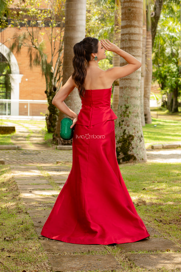 Vestido em zibeline sereia com recorte assimétrico no busto