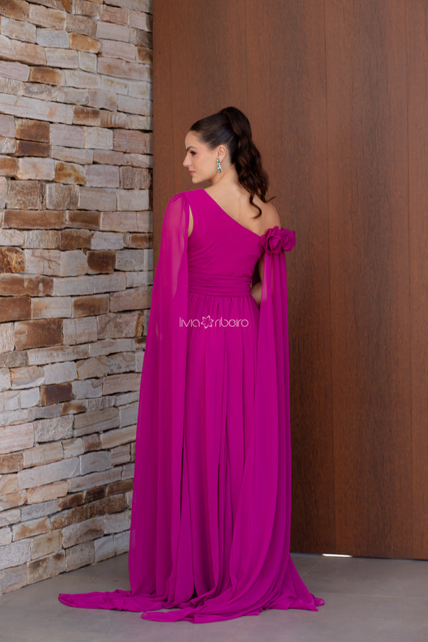 Vestido Lívia Ribeiro em crepe de seda com capa e flores lateral