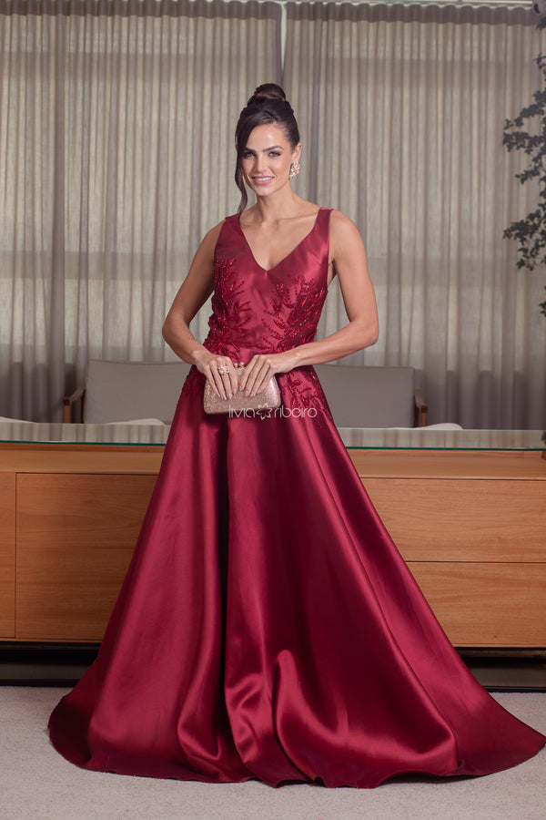Vestido Lívia Ribeiro em zibeline bordado com capa removível