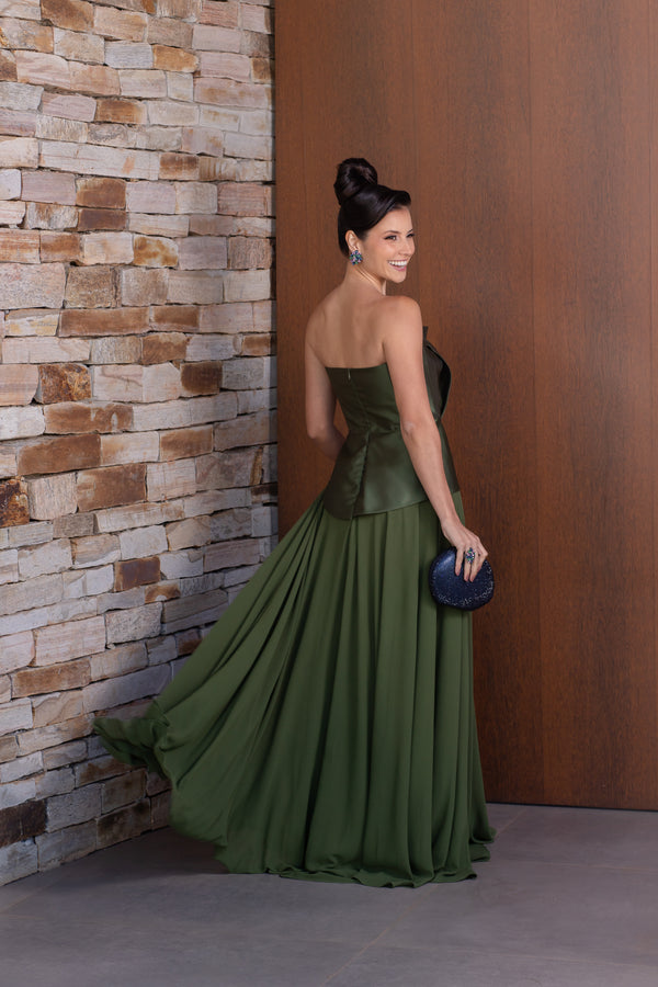 Vestido corpete peplum em zibeline e saia fluida