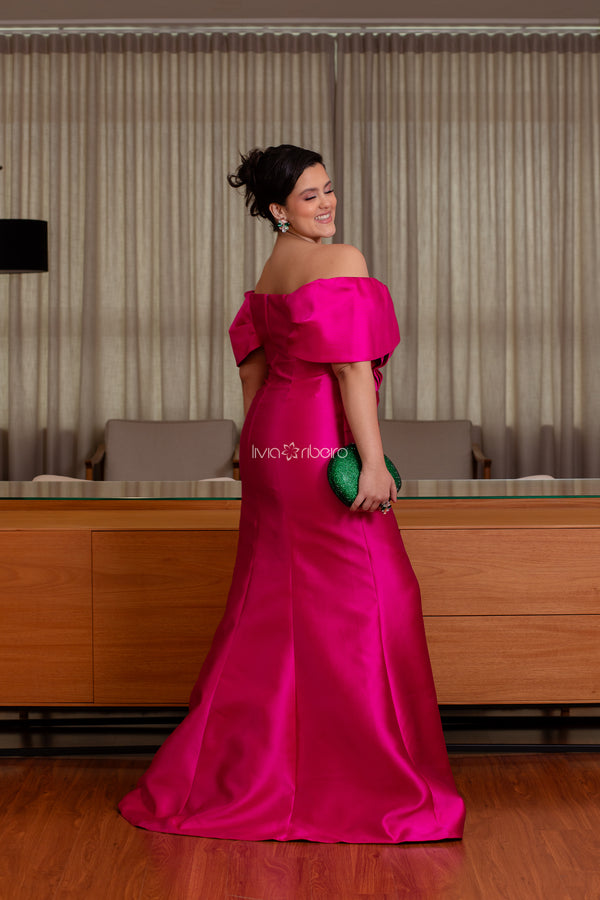 Vestido Lívia Ribeiro ombro a ombro em alfaiataria sereia drapeado busto